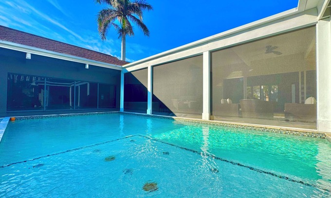 Park Shore Casa | VRBO vacation home 2392386680