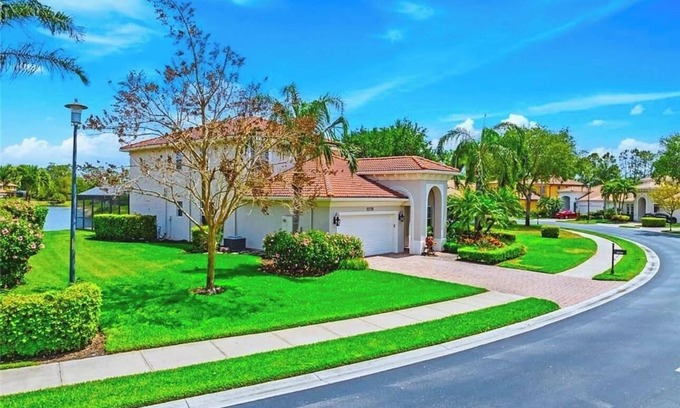 Naples Casa | VRBO vacation home 2392386680