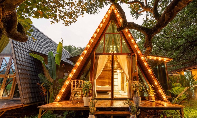 Mandrem Complejo | Vrihi Boutique Resort: Nirja: Open-air Hot Tub: Luxury A-Frame: Mandrem Beach