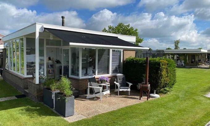 Nieuwkoop Casa | Vrijstaand vakantiehuisje aan het water