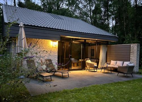 Geesbrug Casa | Vrijstaande luxe vakantiewoning met grote tuin, veel privacy en prachtige natuur