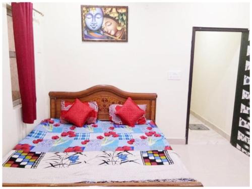 Vrindavan Hotel | VRINDAVAN HOTEL GAYATRI DHAM PALACE Near Temple - Fully Air Conditioned Hotel - Wi-fi #Free Parking #Room Service - A Premium Hotel At Best Location