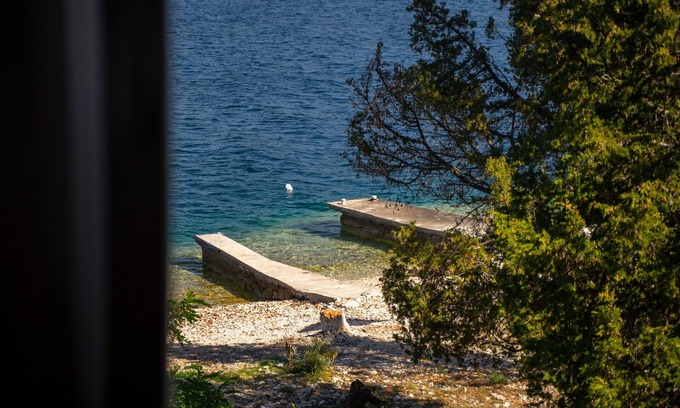 Cove Tri Zala (Zrnovo) Cama Y Desayuno | Vrnik Arts Club