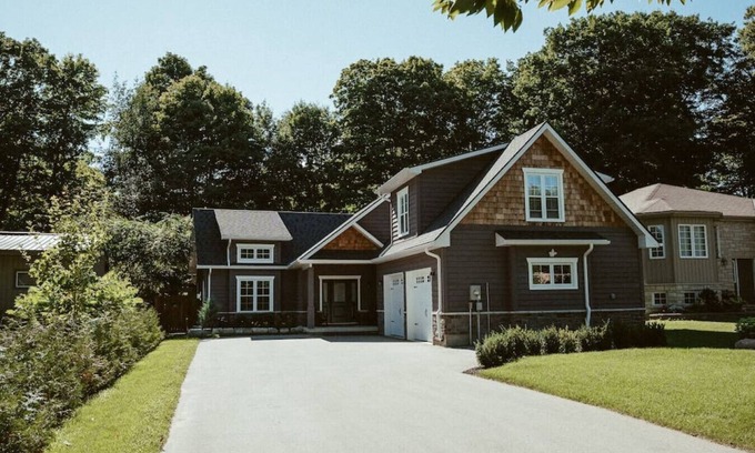 Alcona Apartamento | Beach House 5 Star Gem with a Muskoka room and Yoga Studio