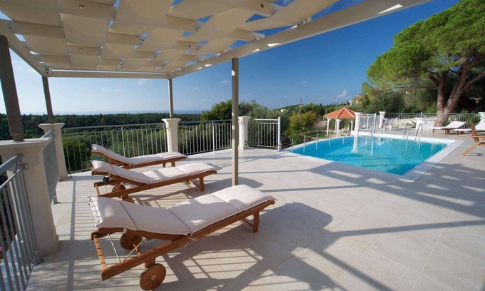 Antipata Villa | Vryonis - Cuatro Habitaciones Villa, Capacidad 8