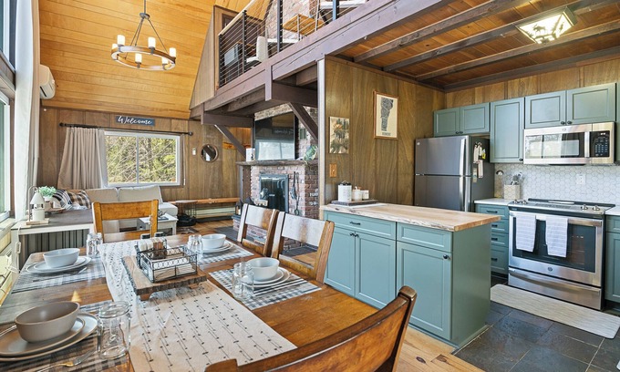 Wilmington Casa | VT escape for all occasions w/ New Kitchen, Game Rooms, Media Lounge, Chimney Hill Clubhouse Access!