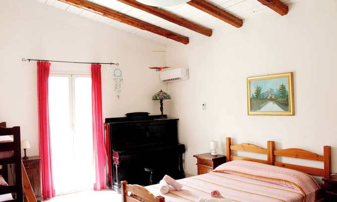 Castellammare Apartamento | Vucciria's Historic Home