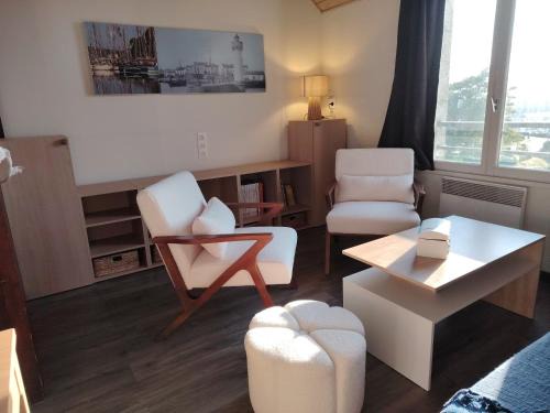 Arzon Apartamento | Vue capitainerie