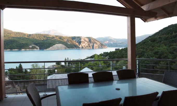 Chorges Apartamento | Vue imprenable sur Lac de Serre-Ponçon à Chorges : appt prestige 8 pers