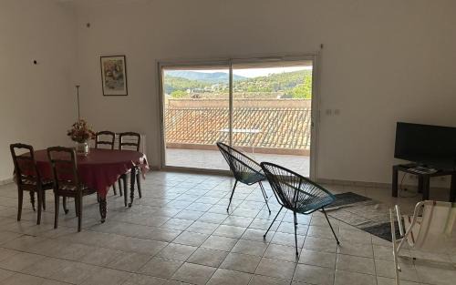Carces Apartamento | Vue sur le Bessillon