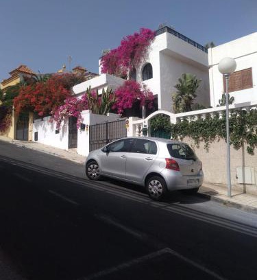 San Fernando Casa | VV Las Buganvillas MASPALOMAS - Cocina y habitaciones con baños privados