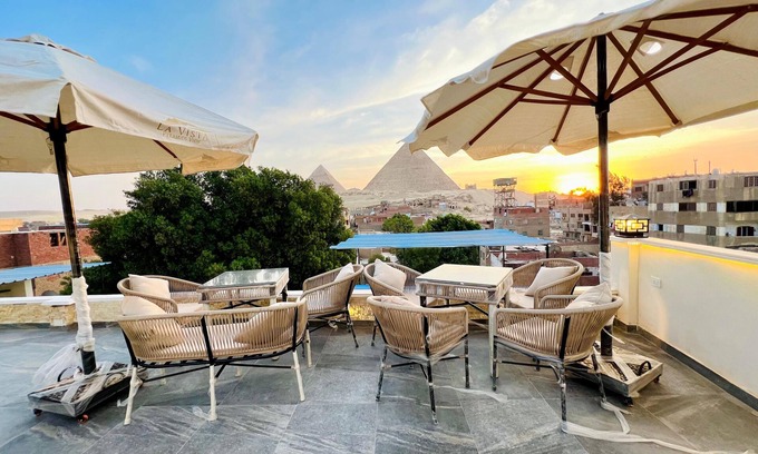 Al Haram Casa | Vysta pyramids hotel Cairo nView pyramids nrenovated roomsnRestaurant with view