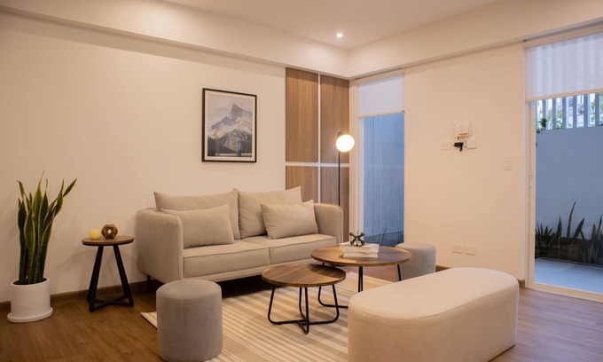 Armendáriz Apartamento | w Chic 2BR w Indoor Terrace in Miraflores