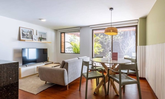 Chico Reservado Apartamento | w* | Cozy Duplex in Parque 93