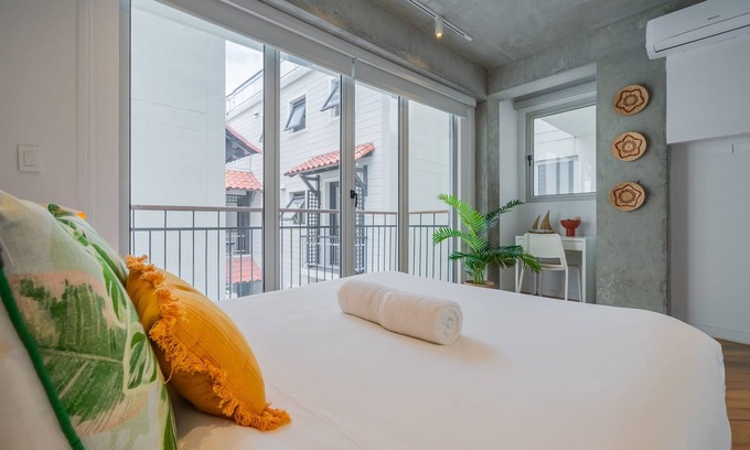 Casco Viejo Apartamento | w Spectacular 2BR in Plaza Herrera