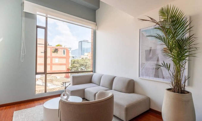 La Gran Via Apartamento | w Unique 1BR Duplex in Parque 93
