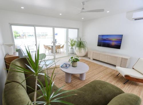 Jolly Harbour Casa | Wadadli Breeze