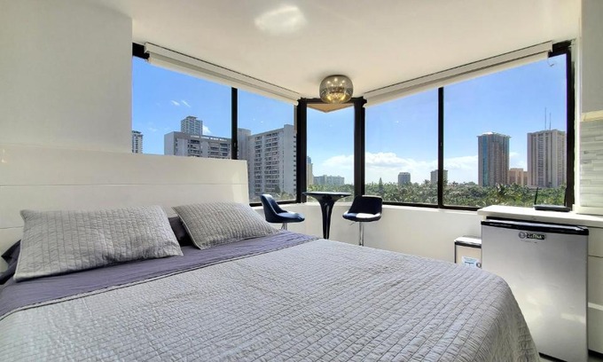 Waikiki Apartamento | Waikiki beach modern studio No resort fee Best location