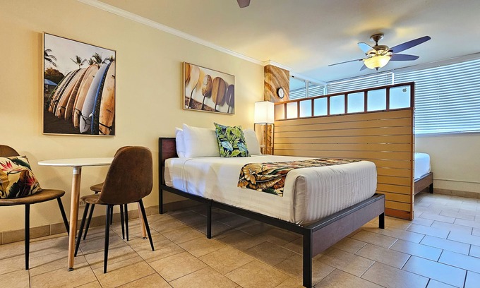 Waikiki Apartamento | 1006 ☀ SunDeck Suite 2 Queen Beds sleeps 4- 10th Floor @ WAIKIKI GRAND HOTEL®