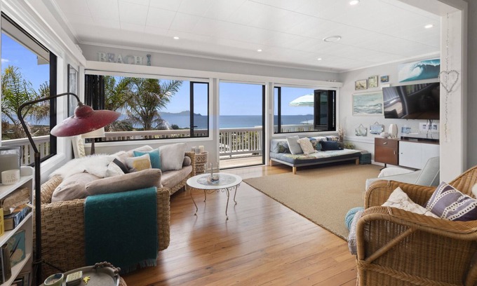Waipu Cove Casa | Waipu Cove Palm Cottage - Waipu Cove Holiday Home