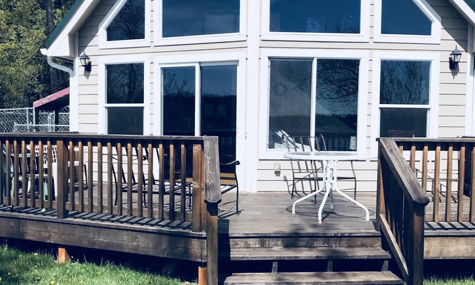 Valley Casa | Waitts Lake Vacation Rental Valley, Washington 99181Near Chewelah Washington
