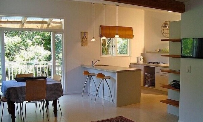 Palm Beach Cabaña | Waiwurri - Palm Beach Holiday Home, Waiheke
