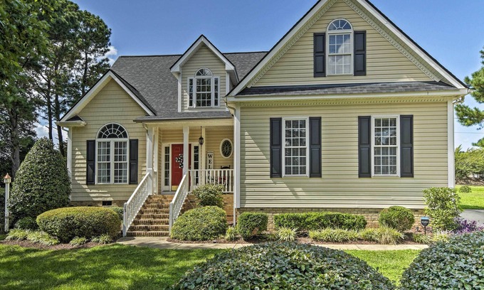 Wake Forest Casa | Wake Forest Family Home w/ Porch & Bonus Room