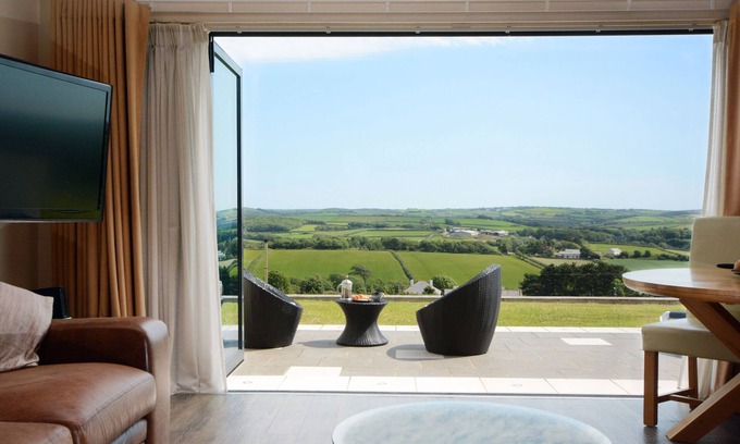 Marhamchurch Apartamento | Wake Up To Outstanding Rolling Countryside Views, Underfloor Heating, Spa Bath