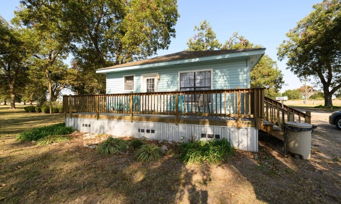 Lake Village Cabina | Wake up to sunrise over Lake Chicot!