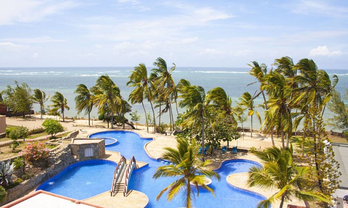 Bamburi Apartamento | Wake up to the Ocean Breeze ushering you to a new day