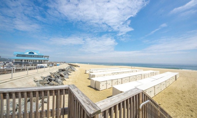 Sea Bright Casa | Wake up w/ Ocean Views in SeaBright!