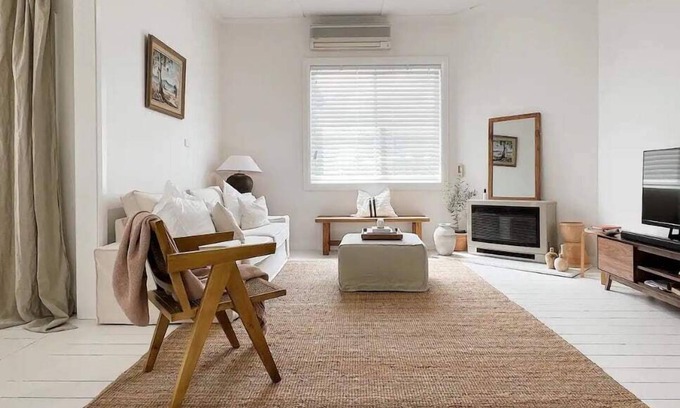 Orange East Casa | Wakeford Cottage - Free Wifi, Sleeps 6