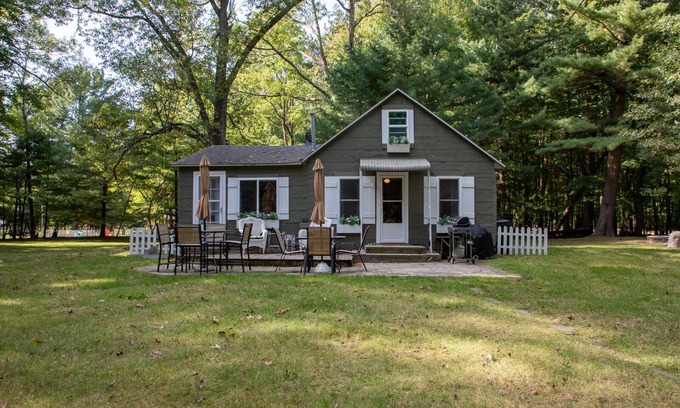 Pentwater Cabaña | Wakeman Cottage