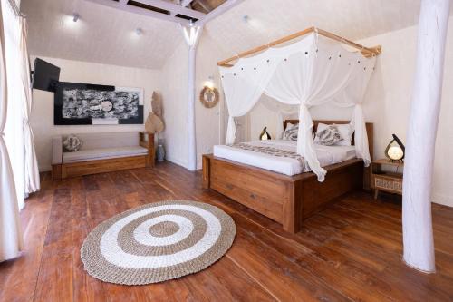 East Sumba Complejo | Walakiri Bungalow Single Room Bungalow with Queen Bed, Sofabed, Shower, FREE Access to Pool and Gym, Onsite SPA, Car-Bike-ATV Rental, Diving and Fishing