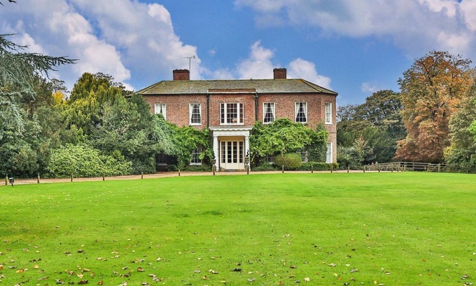 Alkborough Casa | Walcot Hall by Interhome