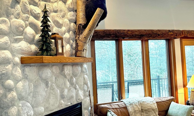Biwabik Chalet De Esquí | WALDEN HAUS -Lakefront Chalet- Dog Friendly & Breakfast-Golf-Bike-Ski-Hike-Swim