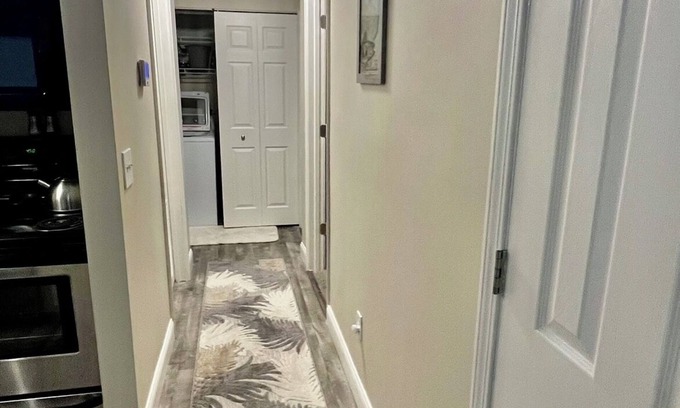 Port Clinton Condominio | Walden's Erie Abode. Less than a mile from the Jet Express!!!