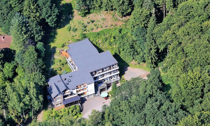 Porta Westfalica Hotel | Waldhotel Porta Westfalica garni