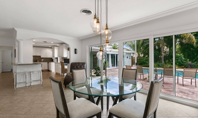 Florida North Atlantic Coast Casa | WALK 2 BEACH, HEATED POOL, PUTTING GREEN, 4be 2 ba, Tropical oasis