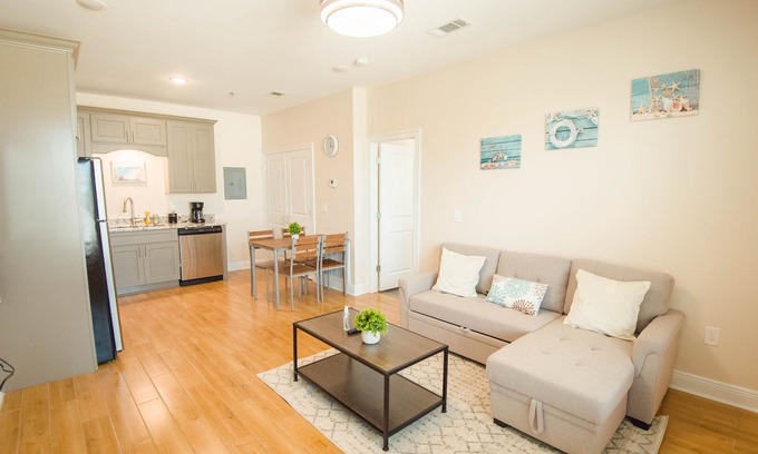 Biloxi Apartamento | 🔥WALK 2 BEACH❤️ | SLEEPS 4 W/ W+D