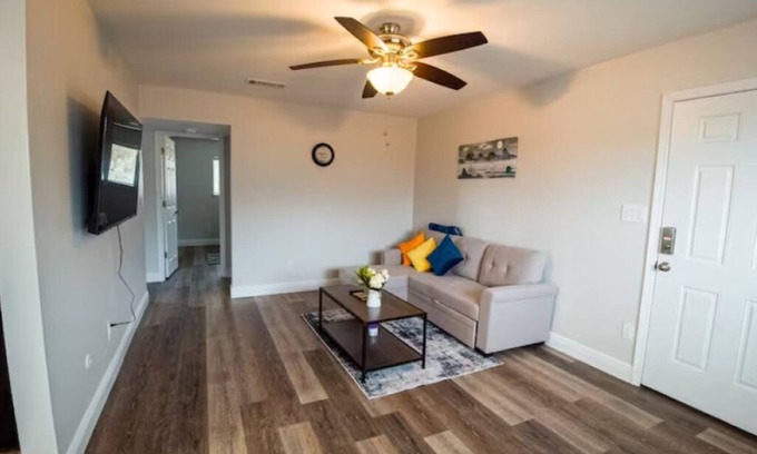 Biloxi Apartamento | 💥👣WALK 2 BEACH🏖️ \ SLEEPS 6 & NEARBY GO KART🏎