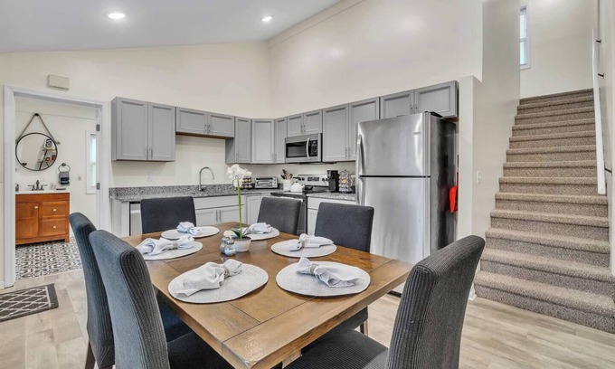 Ann Arbor Casa | Walk Downtown | Parkside | City View | Beautifully Remodeled