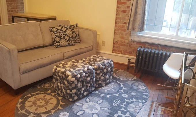 Adams Morgan Cama Y Desayuno | Walk Everywhere! Charming Adams Morgan 1 BR!