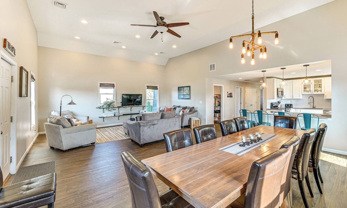 Culver Casa | Walk to Academy: Lake Max Family Penthouse