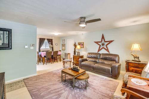 Hot Springs Casa | Walk to Bathhouse Row Dog-Friendly Home!