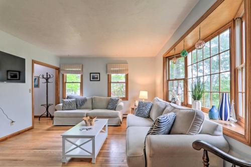 Hyannis Casa | Walk to Beach and Main Street Hyannis Cottage