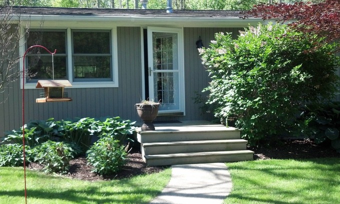 Douglas Cabaña | A pie de playa - Cozy Cottage Douglas - Cerca del centro de Saugatuck
