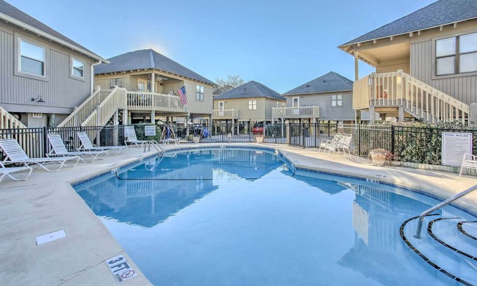 Myrtle Beach Cabaña | ¡NUEVO! Coastal Cottage Getaway - ¡Camina hasta la playa!