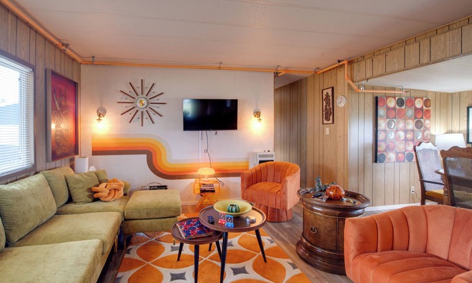 Ocean Shores Casa | Walk to Beach! Fun Retro Retreat in Ocean Shores