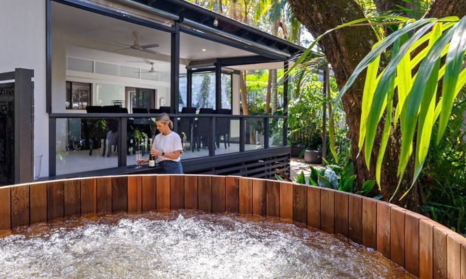 Pearl Beach Casa | Walk to beach, hot tub & firepit